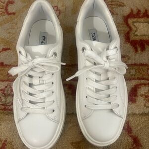Steve Madden White Low-Top Leather Sneakers. Only worn a few times.